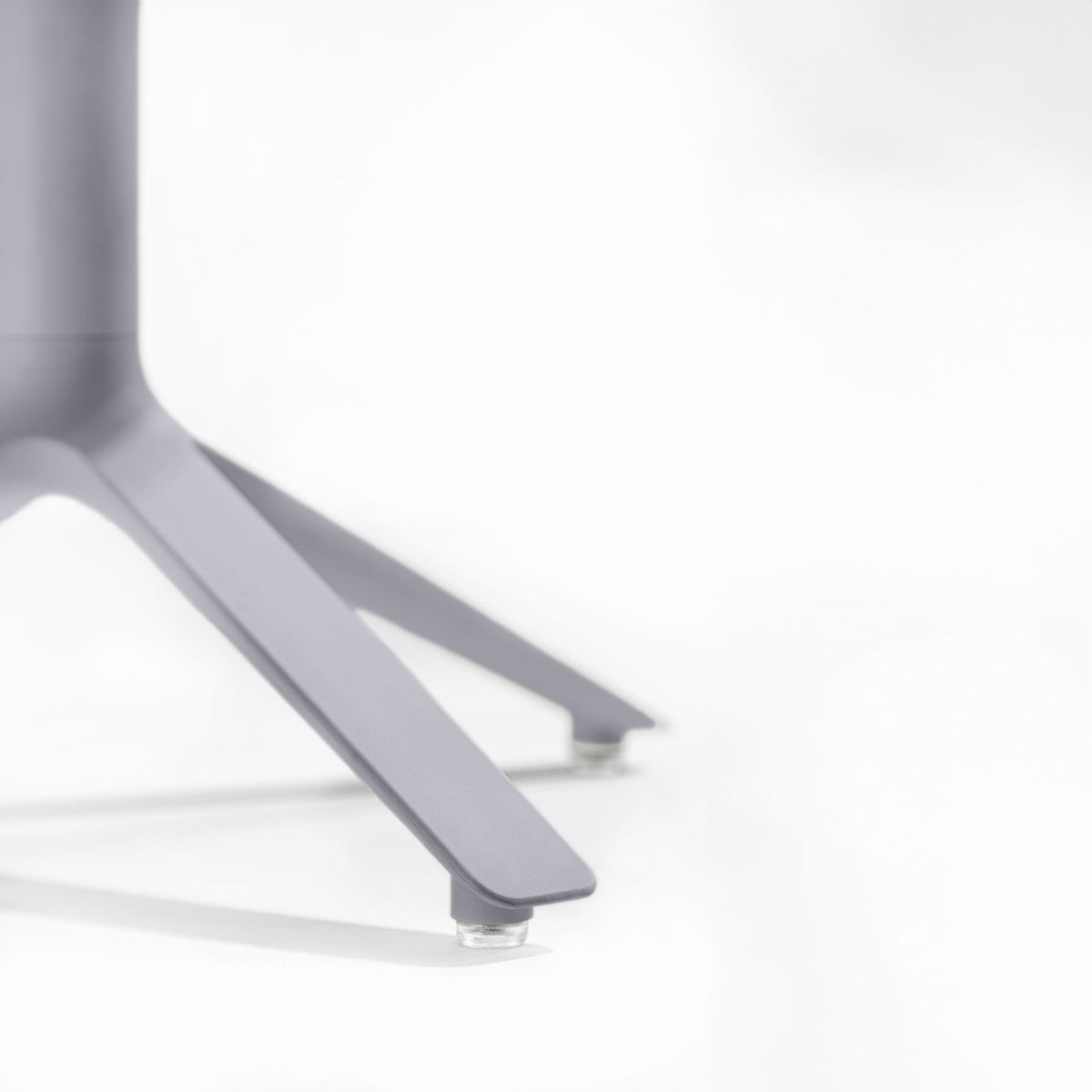EEX Round Dining Table&lt;br&gt; Indoor &amp; Outdoor Use