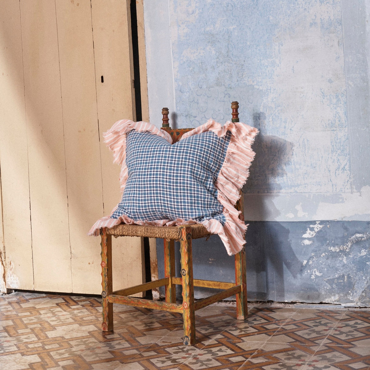 Cefalù Full Ruffle Cushion