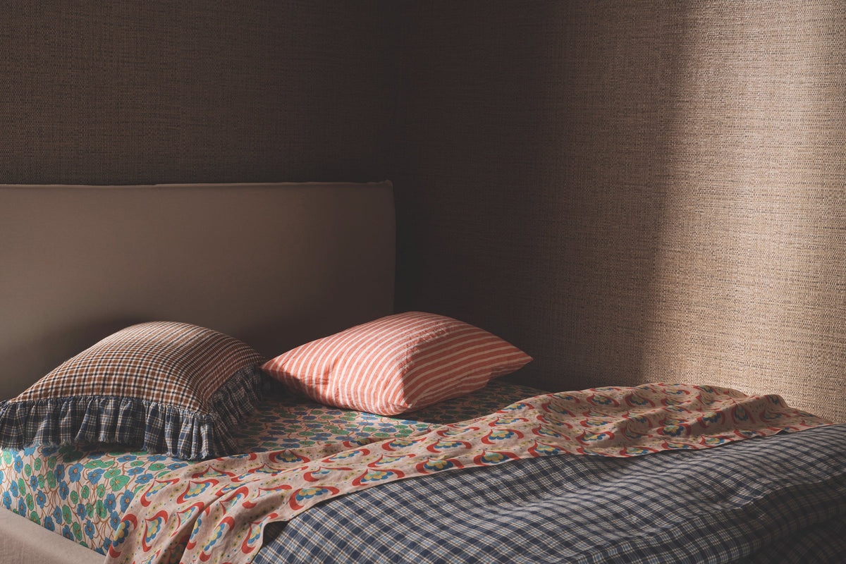 NEW - Sparrows Check Full Ruffle Pillowcase Set