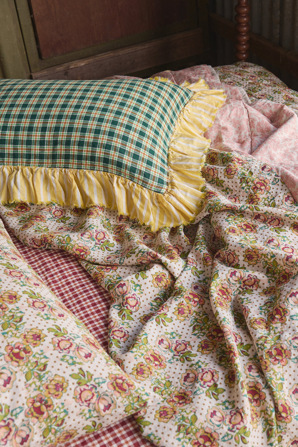 NEW - Banksia Check Full Ruffle Pillowcase Set