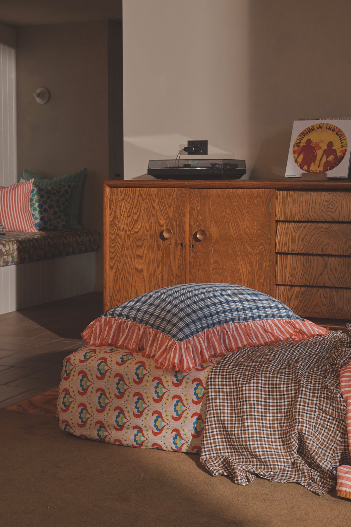 NEW - Addis Check Full Ruffle Pillowcase Set