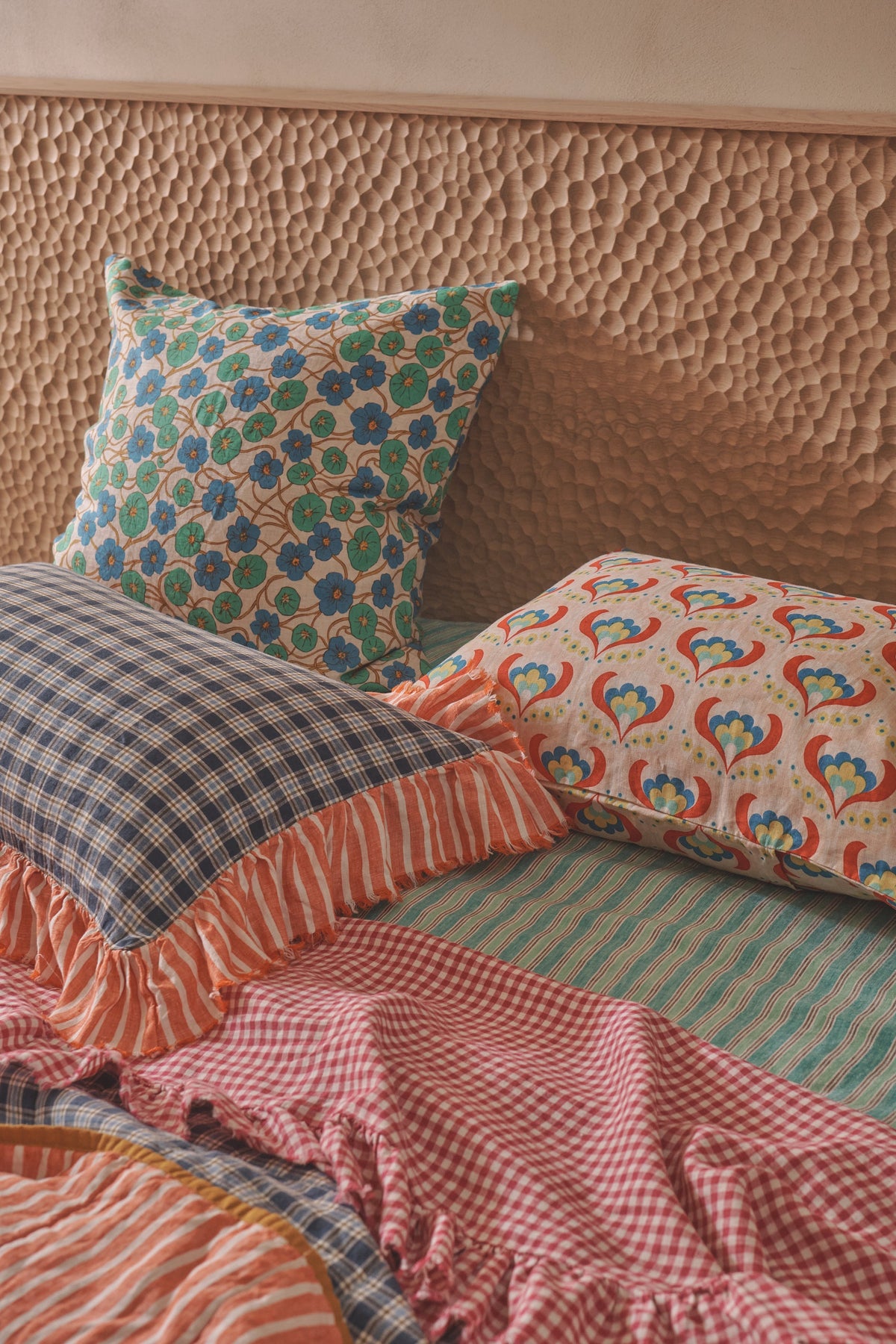 NEW - Addis Check Full Ruffle Pillowcase Set