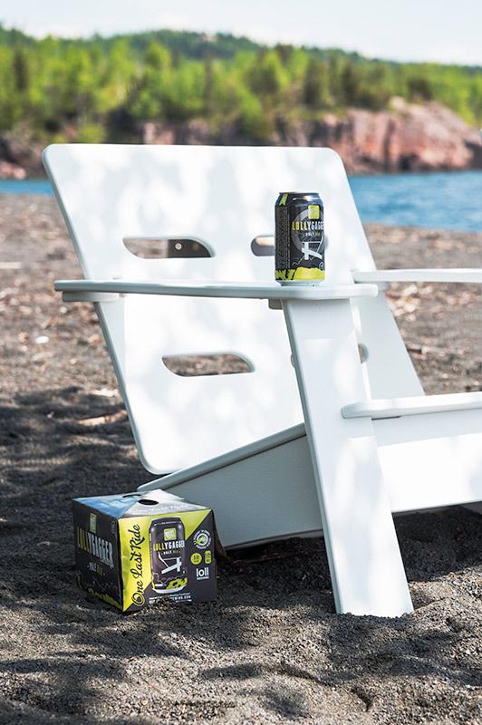 https://cdn.shopify.com/s/files/1/0369/6721/9340/products/cabrios_blacksandbeach_0625.jpg?v=1741634867