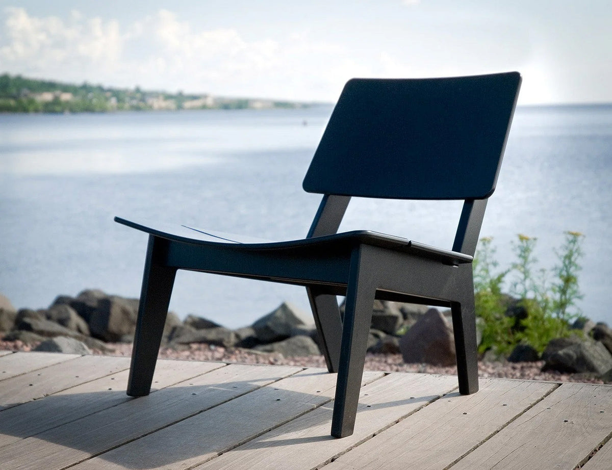 https://cdn.shopify.com/s/files/1/0369/6721/9340/files/lago_lounge_lake_superior_1.jpg?v=1755617239