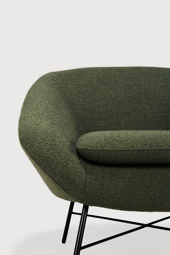https://media.ethnicraft.com/sys-master/s3_product_medias/ha1/h19/8884340228126/product_wf_20136_Barrow_lounge_chair_Pine_Green_fabric_det_WEB.jpg