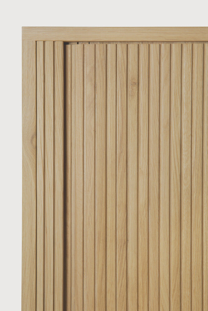 https://media.ethnicraft.com/sys-master/s3_product_medias/hdb/hd0/9083182645278/product_wf_50051_50052_Roller_Max_sideboard_oak_2_doors_det04_web.jpg