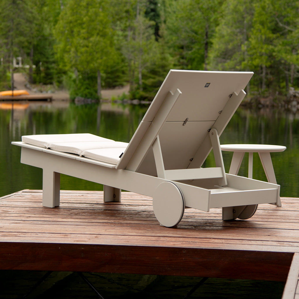 TALL LOLLYGAGGER CHAISE