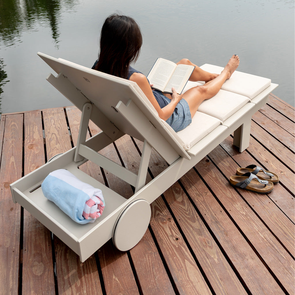 TALL LOLLYGAGGER CHAISE