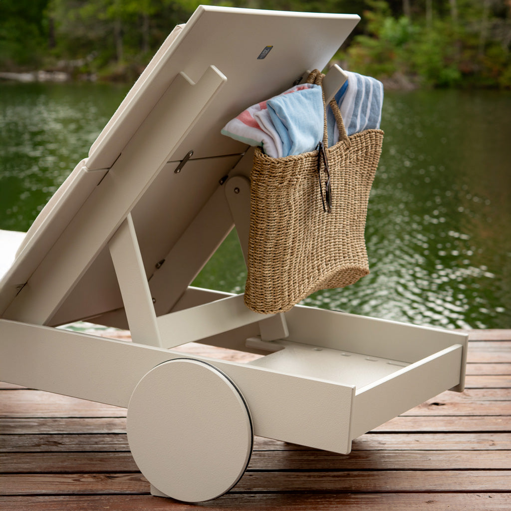 TALL LOLLYGAGGER CHAISE