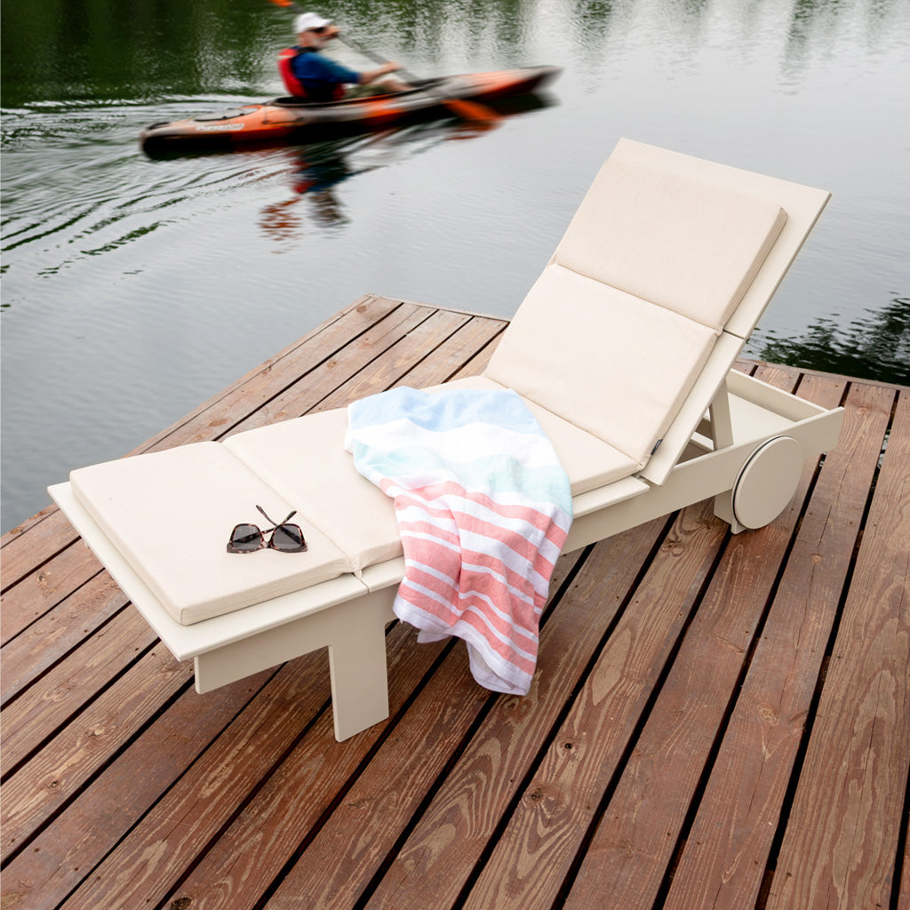 TALL LOLLYGAGGER CHAISE